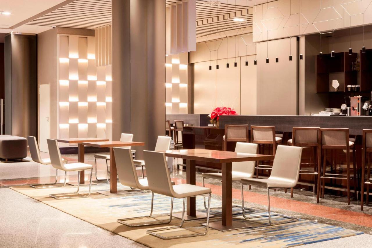 Madrid Marriott Auditorium Hotel & Conference Center Bagian luar foto