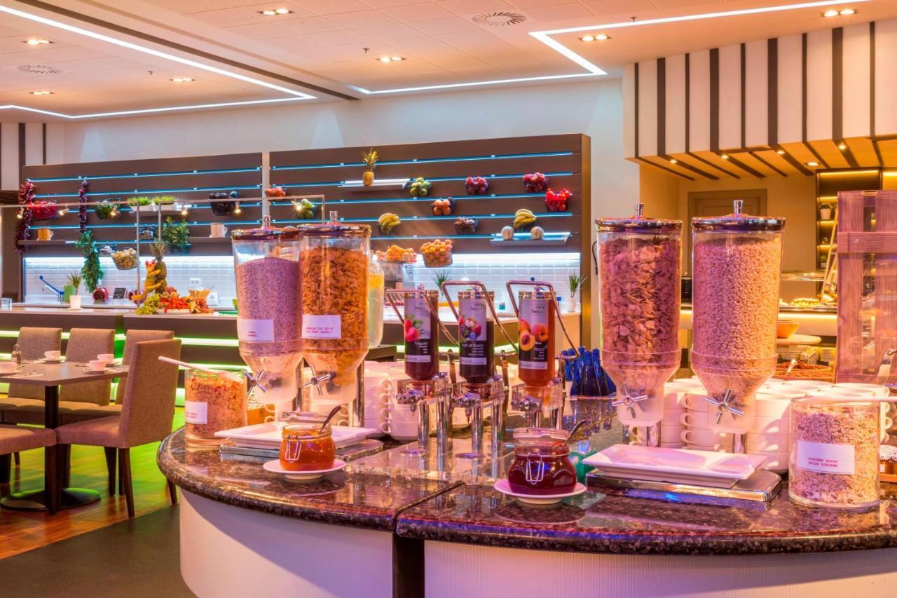 Madrid Marriott Auditorium Hotel & Conference Center Bagian luar foto