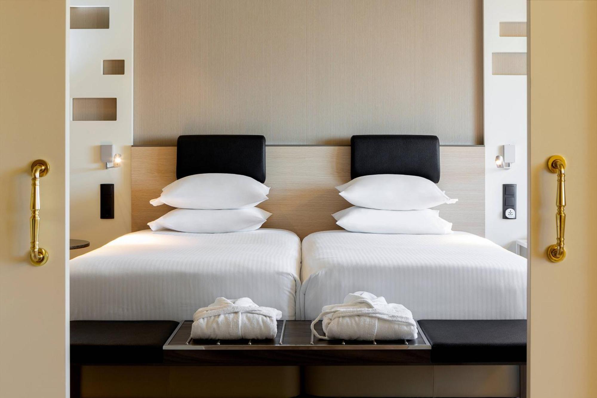 Madrid Marriott Auditorium Hotel & Conference Center Bagian luar foto